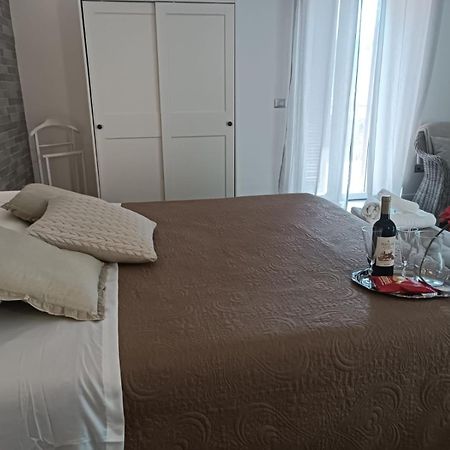 Casa Rosamari - Su Lago Di Posta Fibreno, Appartamento Con Camino Zewnętrze zdjęcie