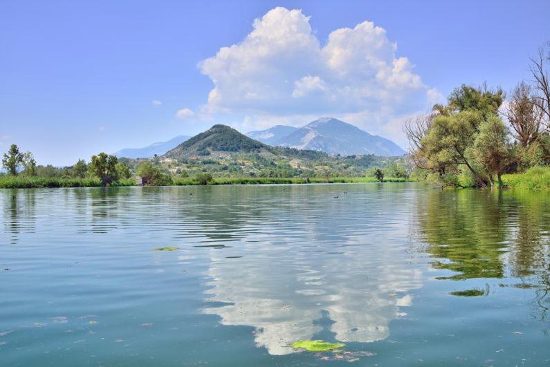 Casa Rosamari - Su Lago Di Posta Fibreno, Appartamento Con Camino Zewnętrze zdjęcie
