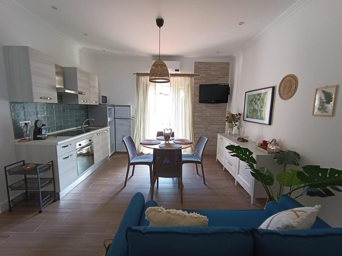 Casa Rosamari - Su Lago Di Posta Fibreno, Appartamento Con Camino Zewnętrze zdjęcie